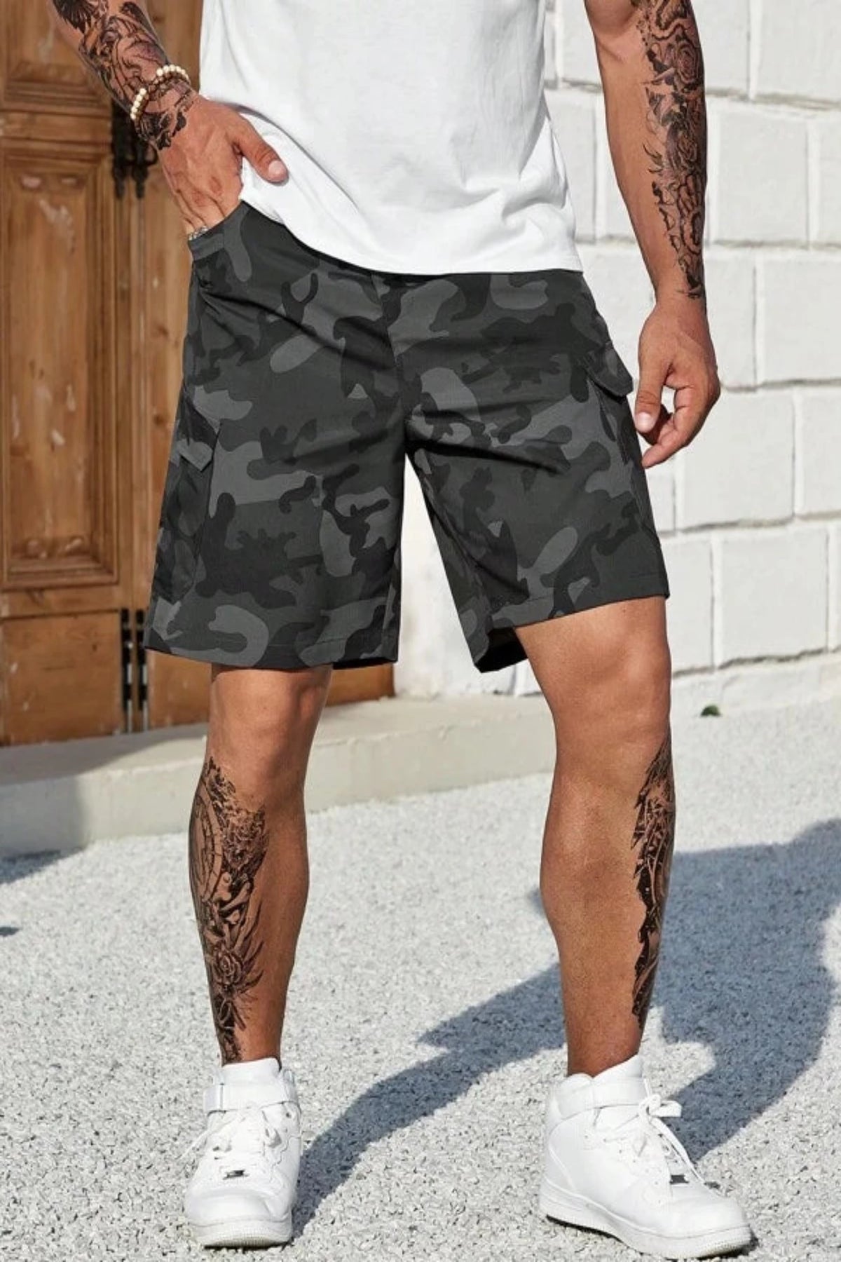 Extended Sizes Men Camo Print Flap Pocket Side Bermuda Shorts